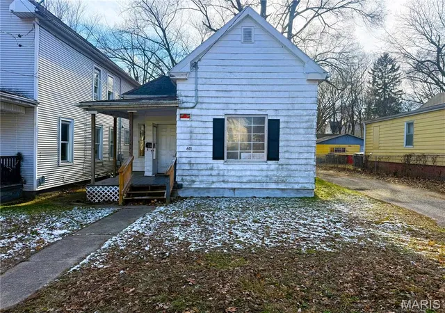 Photo 1 of Single family home for sale at 611 Haungs Ave, Peoria, IL 61603 | MLS# MIS26062912 | Listing updated on 2026-09-29