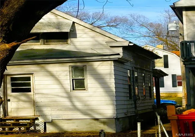 Photo 3 of Single family home for sale at 611 Haungs Ave, Peoria, IL 61603 | MLS# MIS26062912 | Listing updated on 2026-09-29