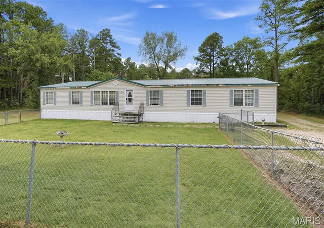 Photo 1 of Manufactured home for sale at 8275 Genevieve Church Rd, Sainte Genevieve, MO 63670 | MLS# MIS26062917 | Listing updated on 2026-10-02