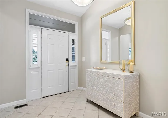 Photo 4 of Condo for sale at 405 Shetland Valley Ct, Chesterfield, MO 63005 | MLS# MIS26062918 | Listing updated on 2026-10-07