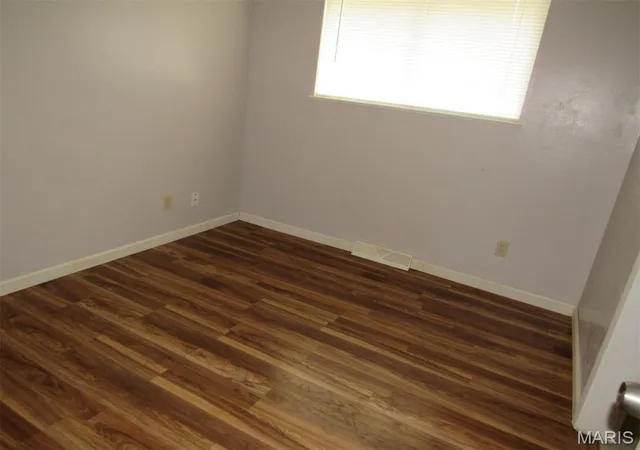 Photo 3 of Sale Pending at 9707 Corregidor Dr, Saint Louis, MO 63134 | MLS# MIS26062919 | Listing updated on 2026-10-07