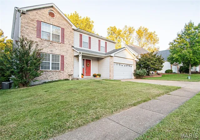 Photo 2 of Single family home for sale at 4333 Gemstone Cir, Saint Louis, MO 63125 | MLS# MIS26062920 | Listing updated on 2026-10-01