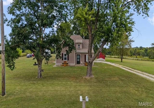 Photo 1 of Sale Pending at 2121 County Rd 362, New Bloomfield, MO 65063 | MLS# MIS26062922 | Listing updated on 2026-10-05
