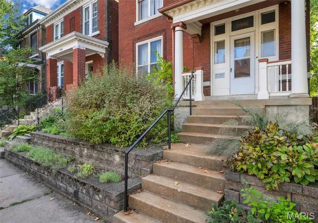Photo 3 of Single family home for sale at 3906 Botanical Ave, Saint Louis, MO 63110 | MLS# MIS26062924 | Listing updated on 2026-10-15