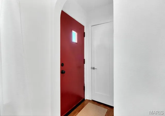 Photo 3 of Single family home for sale at 8400 Richard Ave, Saint Louis, MO 63132 | MLS# MIS26062929 | Listing updated on 2026-10-05
