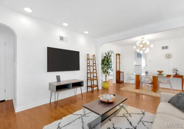 Photo 4 of Single family home for sale at 8400 Richard Ave, Saint Louis, MO 63132 | MLS# MIS26062929 | Listing updated on 2026-10-05
