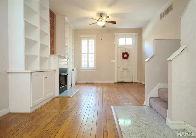 Photo 3 of Single family home for sale at 1828 S 8th Street, Saint Louis, MO 63104 | MLS# MIS26062931 | Listing updated on 2026-10-09