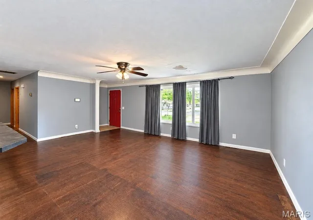 Photo 3 of Single family home for sale at 208 Hollandia Dr, Fairview Heights, IL 62208 | MLS# MIS26062932 | Listing updated on 2026-10-02