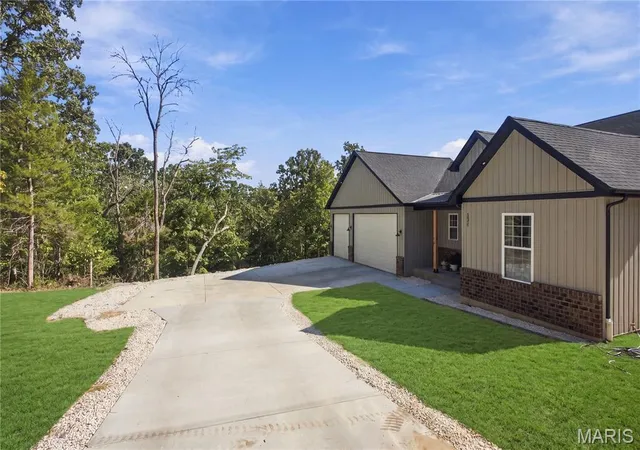 Photo 2 of Single family home for sale at 1524 Buck View, Festus, MO 63028 | MLS# MIS26062933 | Listing updated on 2026-10-03