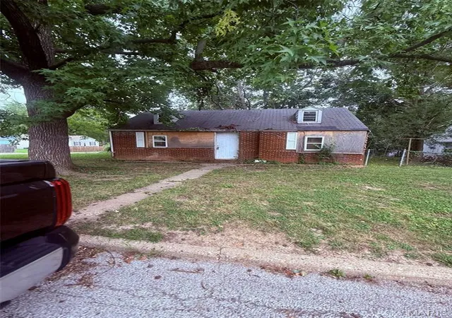 Photo 1 of Single family home for sale at 752 S Miller, Decatur, IL 62521 | MLS# MIS26062940 | Listing updated on 2026-09-30