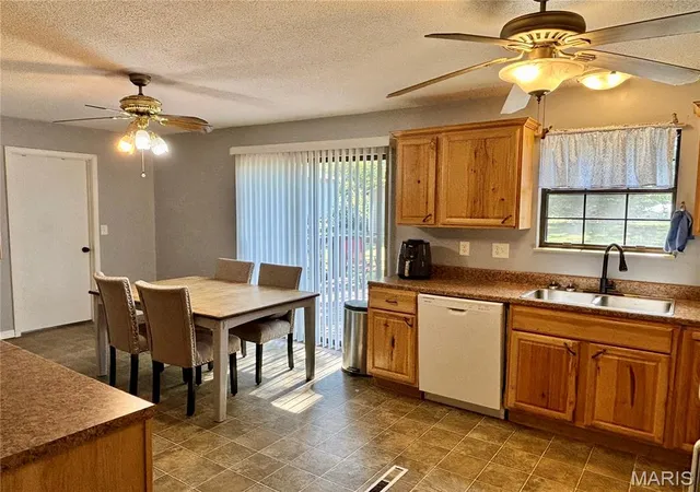 Photo 4 of Single family home for sale at 702 E Silver St, Naylor, MO 63953 | MLS# MIS26062950 | Listing updated on 2026-09-30