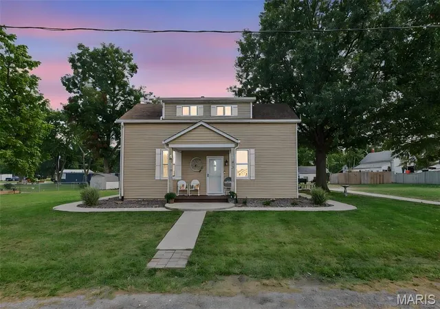 Photo 3 of Single family home for sale at 812 Washington St, Saint Libory, IL 62282 | MLS# MIS26062956 | Listing updated on 2026-10-05