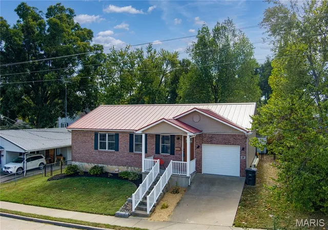 Photo 2 of Single family home for sale at 7 W South St, Perryville, MO 63775 | MLS# MIS26062958 | Listing updated on 2026-10-03
