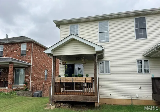 Photo 3 of Townhouse for sale at 108 Empson Dr, Valmeyer, IL 62295 | MLS# MIS26062960 | Listing updated on 2026-10-15