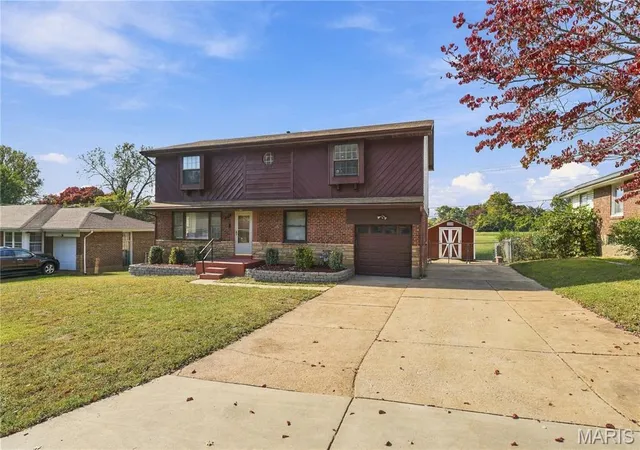 Photo 1 of Single family home for sale at 9719 Durham Dr, Saint Louis, MO 63137 | MLS# MIS26062962 | Listing updated on 2026-10-30