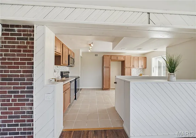Photo 4 of Single family home for sale at 9719 Durham Dr, Saint Louis, MO 63137 | MLS# MIS26062962 | Listing updated on 2026-10-30