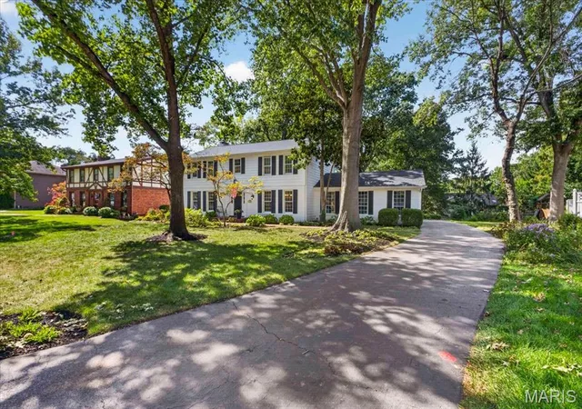 Photo 1 of Single family home for sale at 679 Golfview Dr, Ballwin, MO 63011 | MLS# MIS26062966 | Listing updated on 2026-10-04