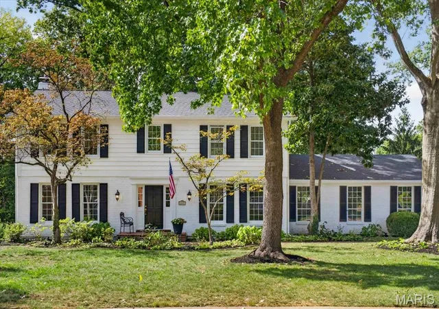 Photo 2 of Single family home for sale at 679 Golfview Dr, Ballwin, MO 63011 | MLS# MIS26062966 | Listing updated on 2026-10-04