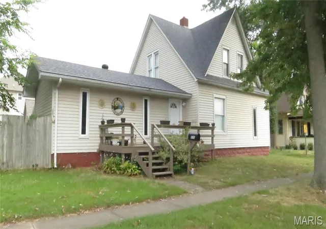 Photo 1 of Single family home for sale at 211 East S, Greenville, IL 62246 | MLS# MIS26062972 | Listing updated on 2026-10-02