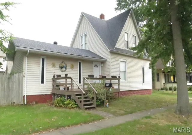 Photo 3 of Single family home for sale at 211 East S, Greenville, IL 62246 | MLS# MIS26062972 | Listing updated on 2026-10-02