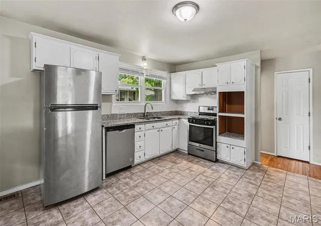 Photo 3 of Single family home for sale at 2295 Liberty Dr, Florissant, MO 63031 | MLS# MIS26062974 | Listing updated on 2026-10-07
