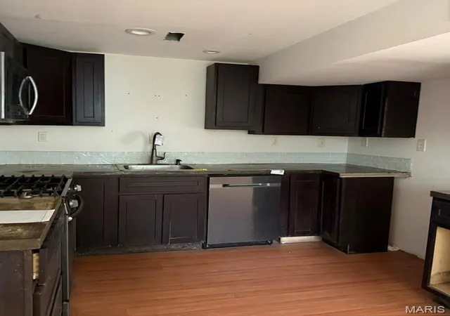 Photo 3 of Single family home for sale at 420 Brookside Ln, Hillsboro, MO 63050 | MLS# MIS26062975 | Listing updated on 2026-09-30