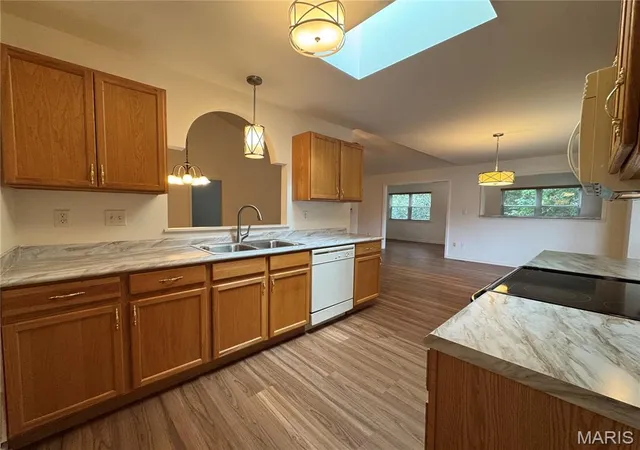 Photo 4 of Sale Pending at 32 Austin Hl Ct, Wentzville, MO 63385 | MLS# MIS26062980 | Listing updated on 2026-10-04