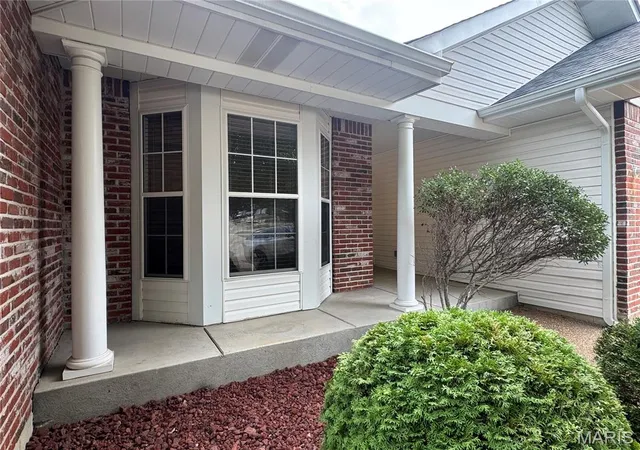 Photo 2 of Sale Pending at 32 Austin Hl Ct, Wentzville, MO 63385 | MLS# MIS26062980 | Listing updated on 2026-10-04
