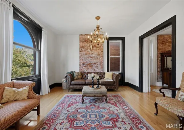 Listing Photo 5 - Condo for sale in building located at 3656 Russell Blvd, Saint Louis, MO 63110 - Unit #B