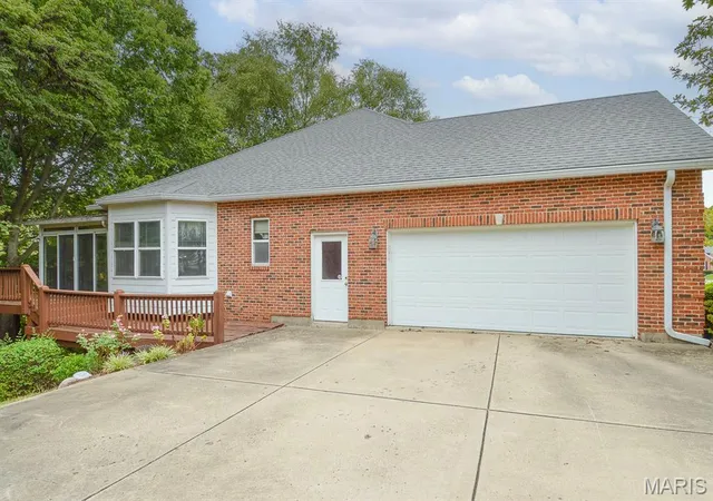 Photo 3 of Single family home for sale at 7429 Timberwolf Trl, Fairview Heights, IL 62208 | MLS# MIS26062982 | Listing updated on 2026-10-02