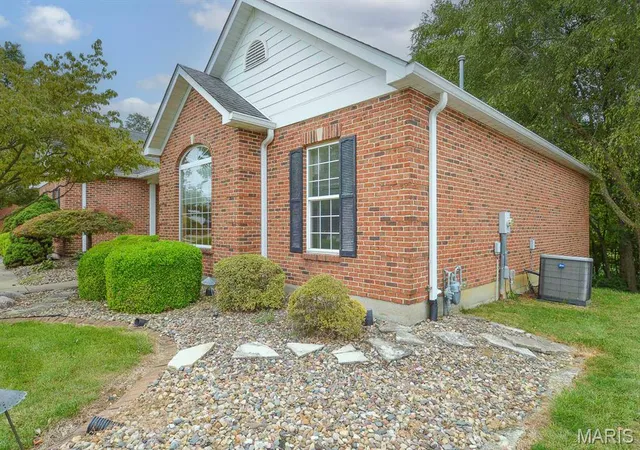 Photo 4 of Single family home for sale at 7429 Timberwolf Trl, Fairview Heights, IL 62208 | MLS# MIS26062982 | Listing updated on 2026-10-02