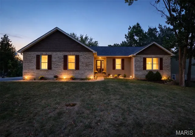 Photo 1 of Single family home for sale at 9814 Ridgecrest Dr, Hillsboro, MO 63050 | MLS# MIS26062983 | Listing updated on 2026-10-07