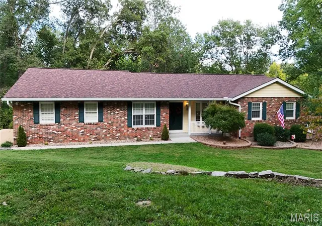 Photo 2 of Single family home for sale at 110 Summerset Ln, Festus, MO 63028 | MLS# MIS26062984 | Listing updated on 2026-10-05