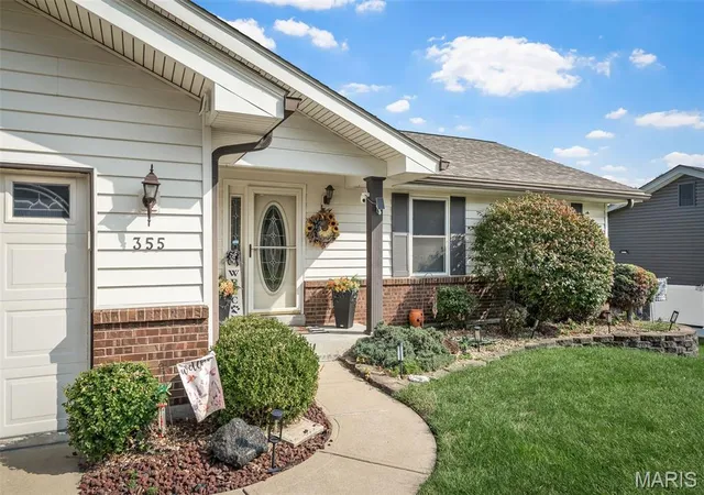 Photo 3 of Single family home for sale at 355 Birmingham Dr, O Fallon, MO 63366 | MLS# MIS26062985 | Listing updated on 2026-10-05