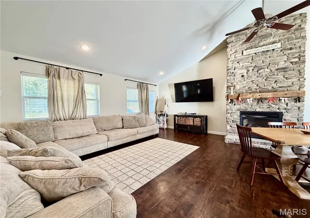 Photo 4 of Single family home for sale at 19010 Albert St, Dexter, MO 63841 | MLS# MIS26062986 | Listing updated on 2026-09-30