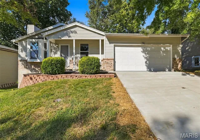 Photo 1 of Single family home for sale at 2519 Frances Ave, Saint Louis, MO 63114 | MLS# MIS26062988 | Listing updated on 2026-10-01