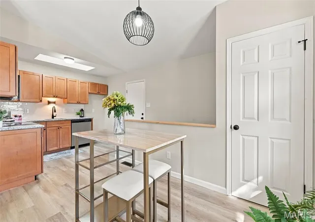 Photo 4 of Single family home for sale at 2519 Frances Ave, Saint Louis, MO 63114 | MLS# MIS26062988 | Listing updated on 2026-10-01