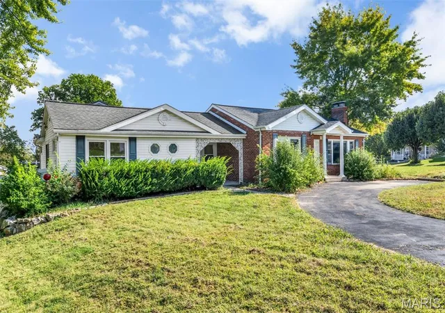Photo 1 of Single family home for sale at 9920 Wolff Dr, Saint Louis, MO 63123 | MLS# MIS26062996 | Listing updated on 2026-10-07