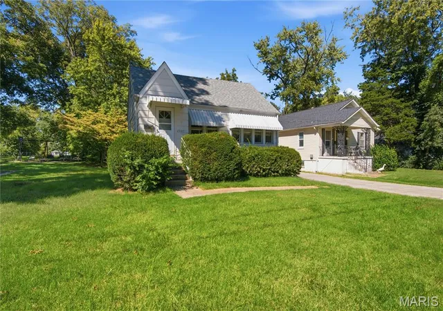 Photo 1 of Single family home for sale at 2307 E Main St, Belleville, IL 62221 | MLS# MIS26062998 | Listing updated on 2026-10-09