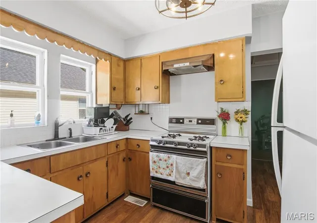 Photo 3 of Single family home for sale at 2307 E Main St, Belleville, IL 62221 | MLS# MIS26062998 | Listing updated on 2026-10-09