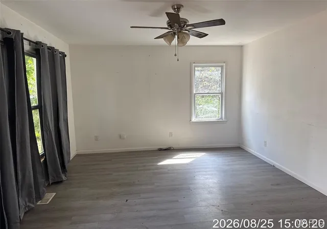 Photo 3 of Single family home for sale at 867 W Park Manor Blvd, Lebanon, MO 65536 | MLS# MIS26062999 | Listing updated on 2026-10-02