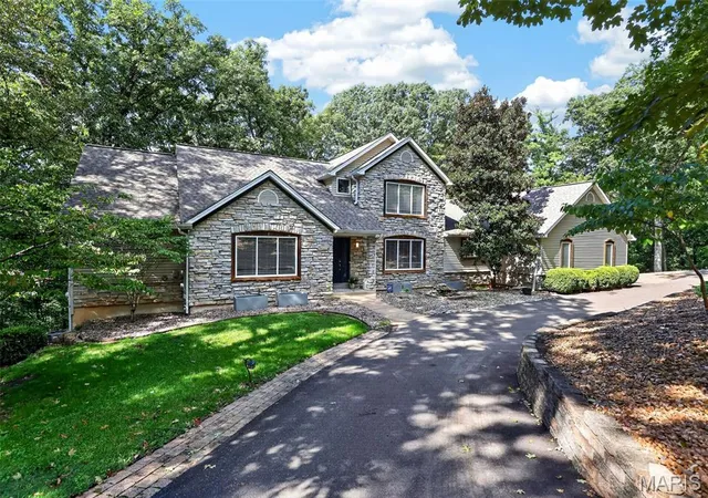 Photo 1 of Single family home for sale at 161 Stuart Ln, Eureka, MO 63025 | MLS# MIS26063002 | Listing updated on 2026-10-07