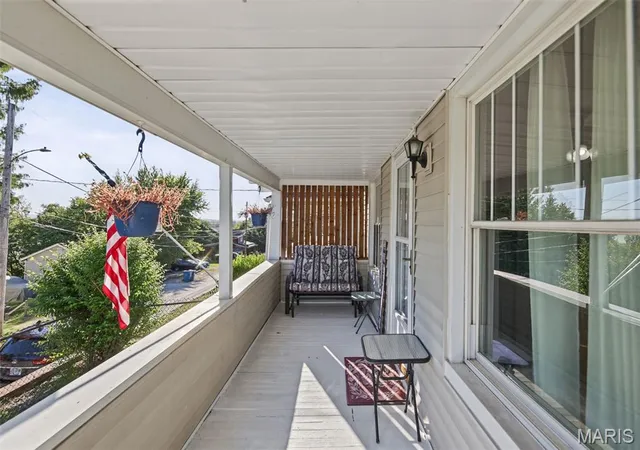 Photo 3 of Single family home for sale at 2626 Plainview Ter, Alton, IL 62002 | MLS# MIS26063003 | Listing updated on 2026-10-04