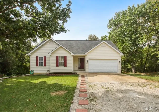 Photo 1 of Single family home for sale at 528 Bluebird Ln, Saint Clair, MO 63077 | MLS# MIS26063004 | Listing updated on 2026-10-05