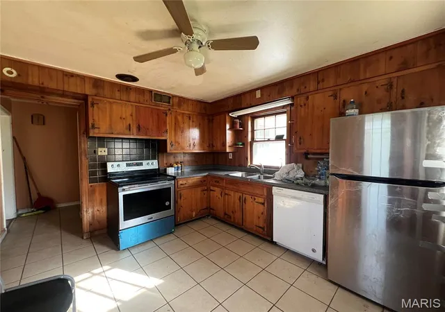 Photo 2 of Single family home for sale at 1939 Dyer Ave, Saint Louis, MO 63114 | MLS# MIS26063005 | Listing updated on 2026-10-04