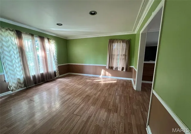 Photo 4 of Single family home for sale at 1939 Dyer Ave, Saint Louis, MO 63114 | MLS# MIS26063005 | Listing updated on 2026-10-04