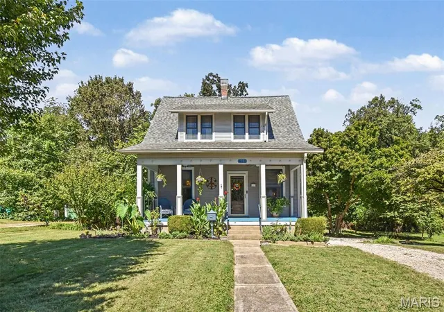 Single family home for sale at 669 Marshall Ave, Saint Louis, MO 63119 | MLS# MIS26063009