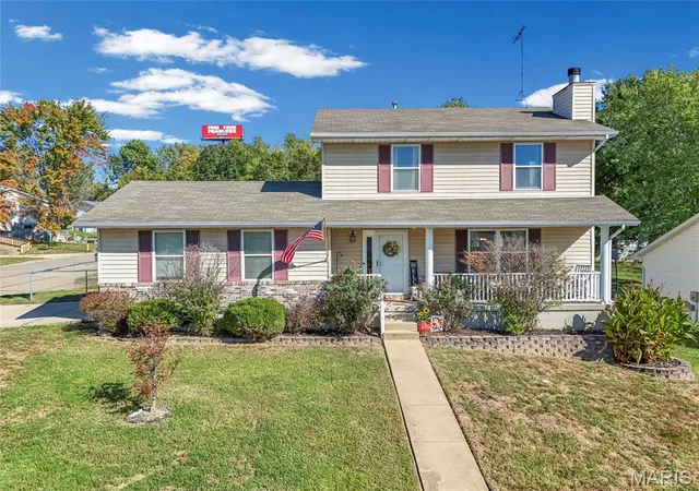 Single family home for sale at 1095 Eagle Nest Dr, Festus, MO 63028 | MLS# MIS26063011