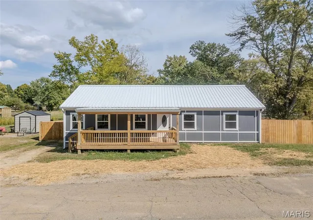 Photo 1 of Single family home for sale at 907 Marlowe St, Fredericktown, MO 63645 | MLS# MIS26063013 | Listing updated on 2026-10-07