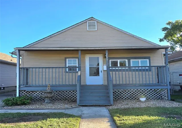 Photo 1 of Single family home for sale at 2670 Edwards St, Granite City, IL 62040 | MLS# MIS26063014 | Listing updated on 2026-10-05
